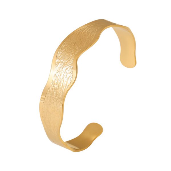 Simple Wavy Edge Textured Open Bracelet - Image 2
