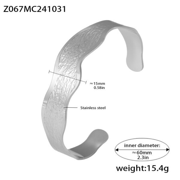 Simple Wavy Edge Textured Open Bracelet - Image 8