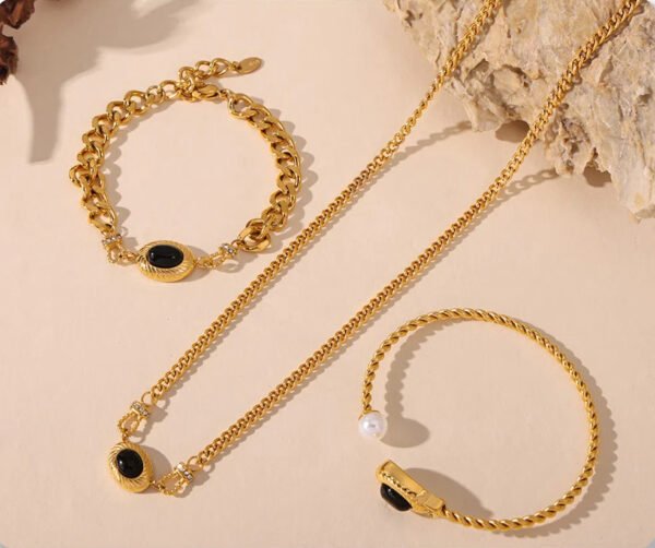 Fashion Black Agate Horseshoe Buckle Necklace - Image 5