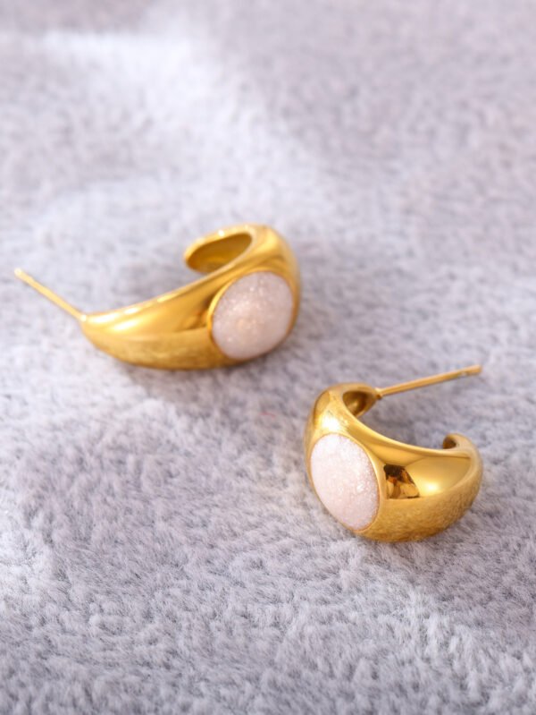 Crescent C-shaped Pearl Powder Oil Drop Earrings - Image 3