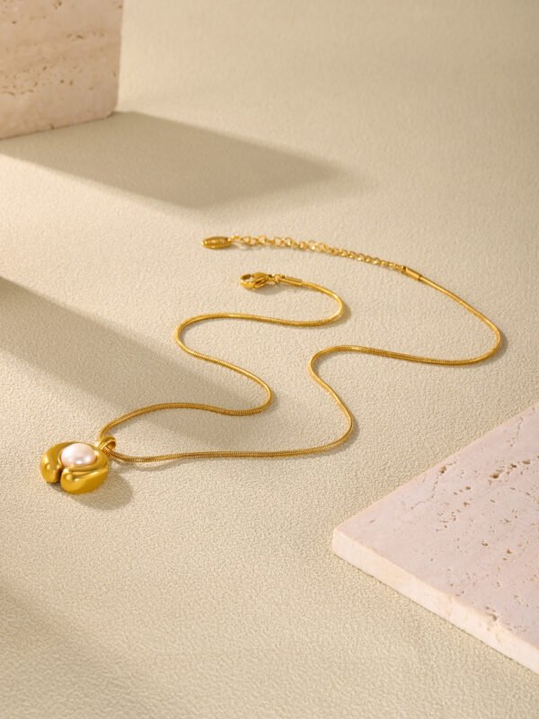 C-Shaped Freshwater Pearl Necklace - Image 2